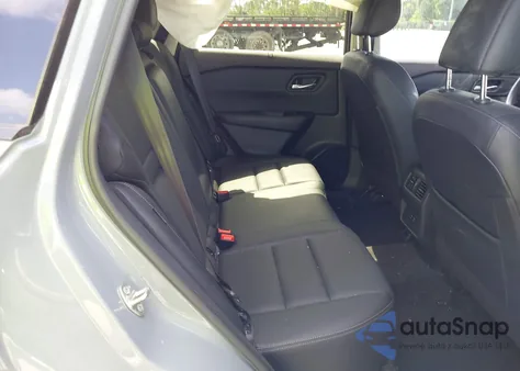 2023 Nissan Rogue Sv Fwd z USA, uszkodzony, nr VIN JN8BT3BA2PW011231